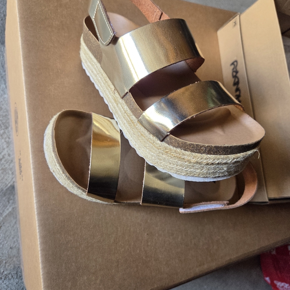 DIRTY LAUNDRY SANDALS - Picture 2 of 6